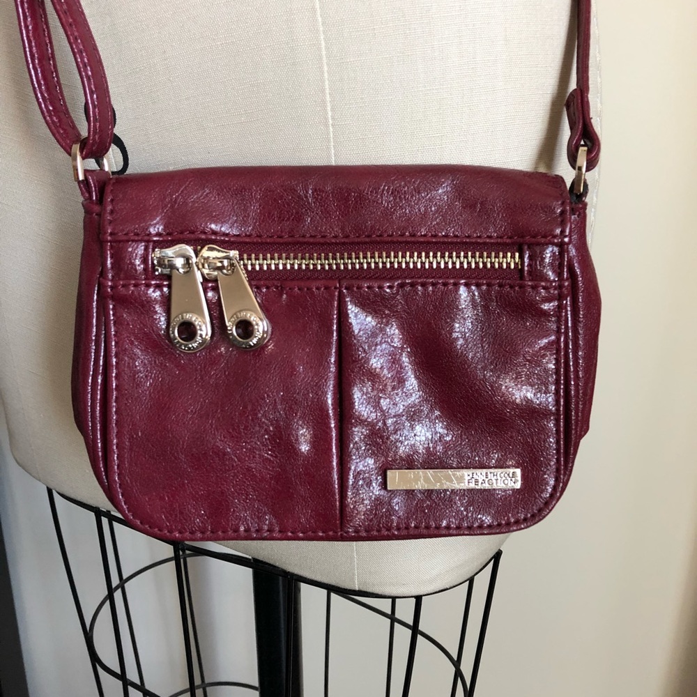 Kenneth Cole Reaction cross body mini purse